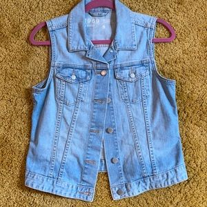 Gap sleeveless jean jacket